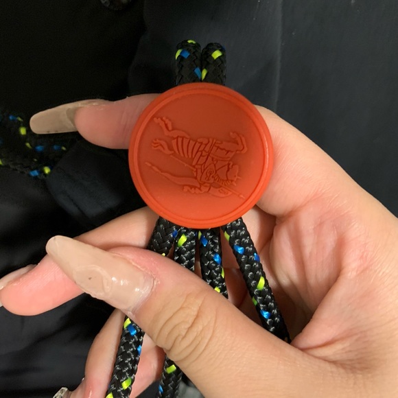 Burberry Hooded Jacket. Only wear one time. Bought in Chinook Burberry Calgary - Picture 5 of 6